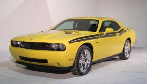 Dodge Challenger Detonator Yellow 2010 года